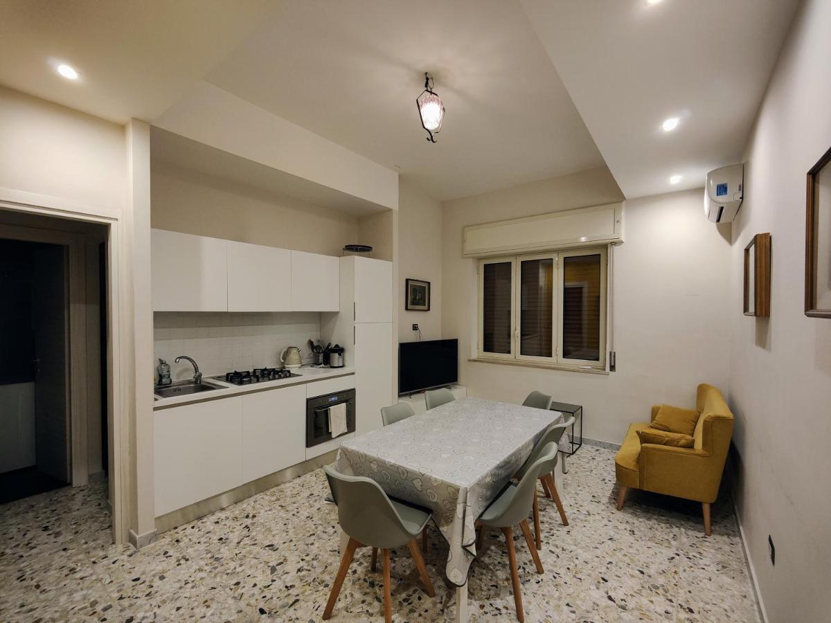 La Dimora Dell'Avvocato Apartment Naples Luaran gambar